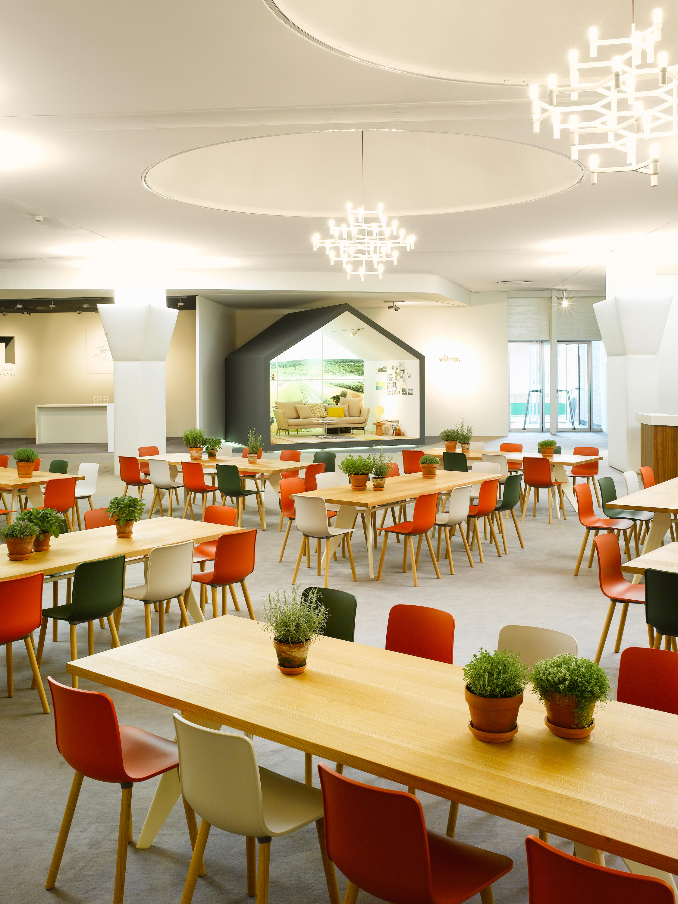万象城网页版 - 桌几|餐桌|办公家具|万象城(中国)家具|EM 餐桌